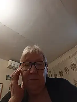 Pokazy przed kamerką – Molli1408