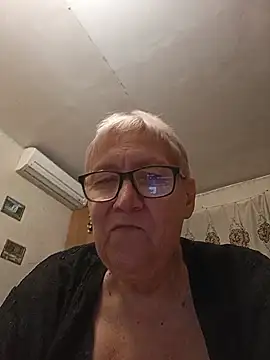 Molli1408 Chat XXX in diretta
