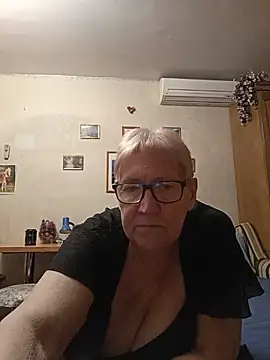 Molli1408's Live XXX Chat