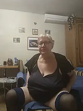 Molli1408 Adlı Modelin Canlı XXX Sohbeti