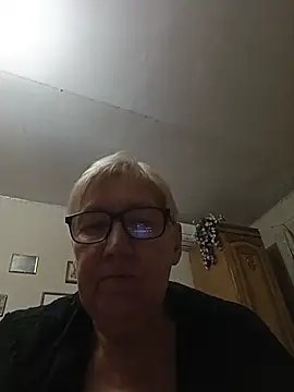 Molli1408's Live XXX Chat