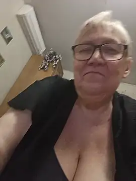 Molli1408's Live XXX Chat