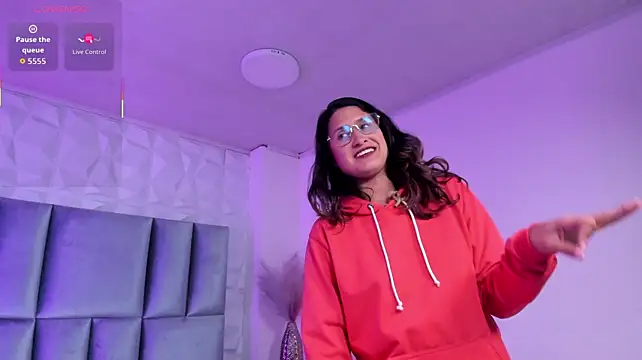 Chat +18 de AmbarOnix ao vivo