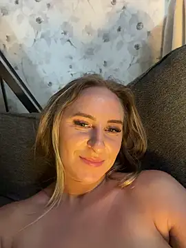 Show modela BlondyVIP na web-kameri
