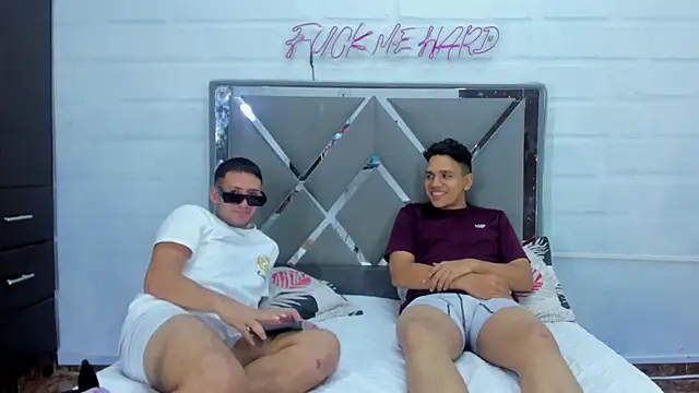 Show modela SilkBoys na web-kameri