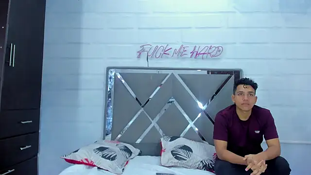 SilkBoys Webcam Show