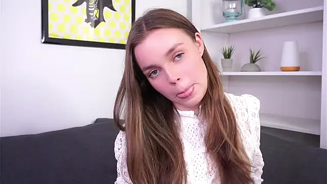 SaraStraton's Webcam Show