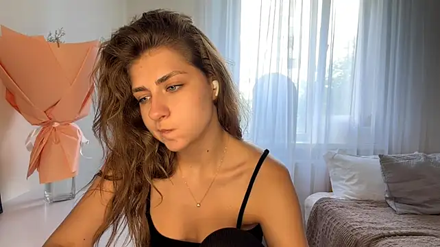 Adrll_Cute Adlı Modelin Canlı XXX Sohbeti