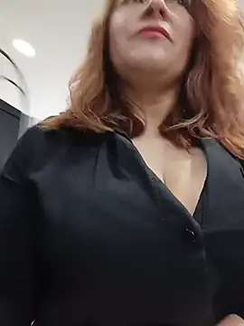 LUISA--30 Adlı Modelin Canlı XXX Sohbeti