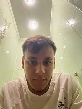Show modela UniversalDicktures na web-kameri