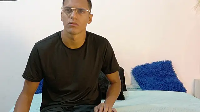 lucas837481 Webcam Show