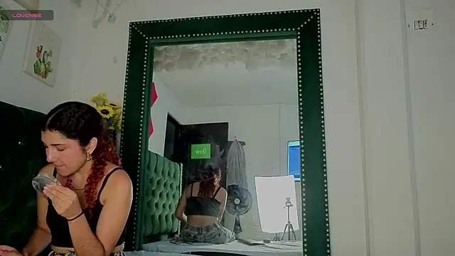 Scarlett_and_Drake's Webcam Show