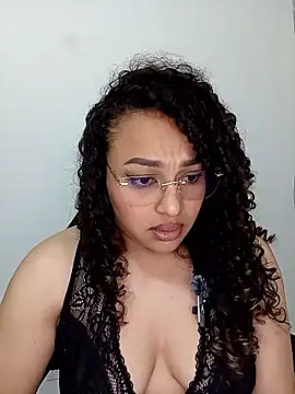 MaryMoon06 Adlı Modelin Canlı XXX Sohbeti