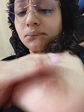 دردشة MaryMoon06 الجنسية المباشرة