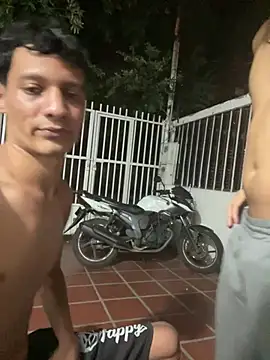 BEM_BOY: διαδικτυακό σόου στην κάμερα