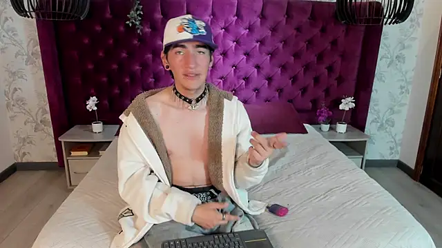 Show modela Angel_Marzel_ na web-kameri