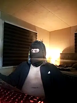 Show modela BAD_BOYYCL na web-kameri