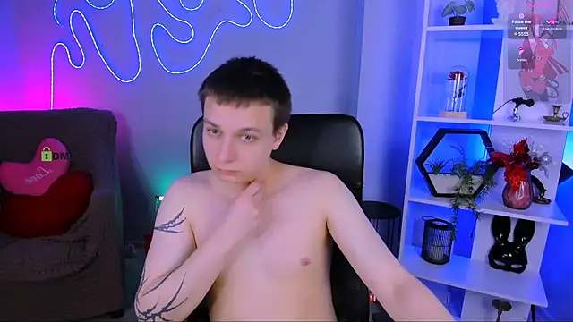 Show modela eric_nova na web-kameri