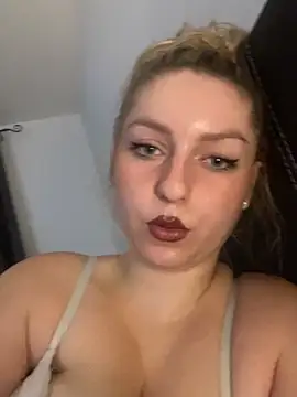 Webkamerová show KiraBloom66