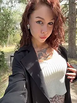 RosieDesire: вебкам-шоу