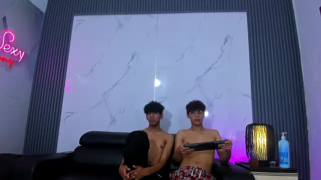 Dhante_23cm webcam show