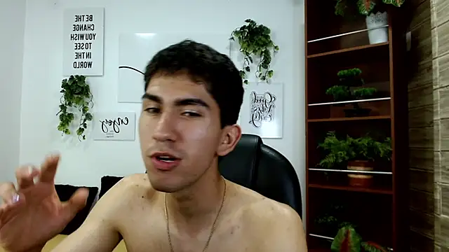 Show modela adan_tower na web-kameri
