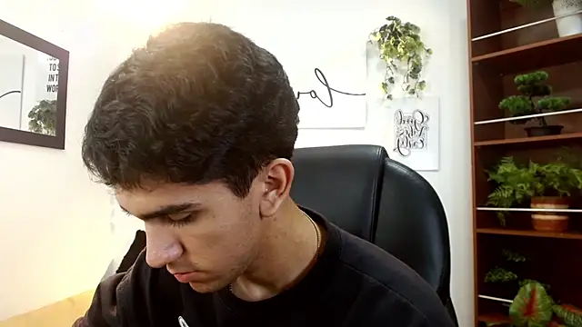 Webkamerová show adan_tower
