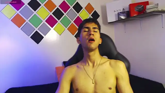 adan_tower's Webcam Show
