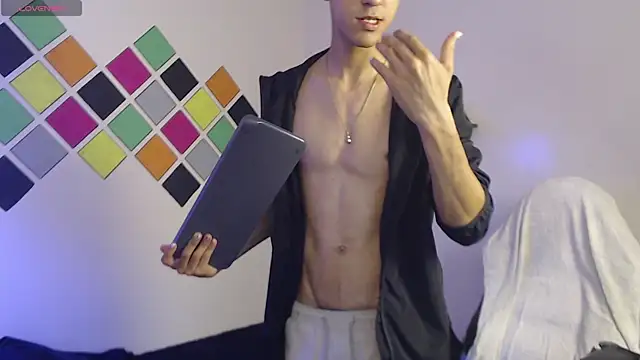 adan_tower 在線直播表演