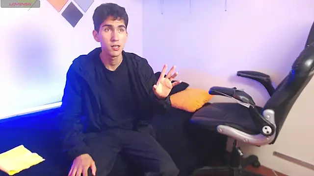 Webkamerová show adan_tower