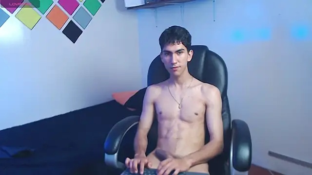 Show modela adan_tower na web-kameri