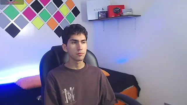 Webkamerová show adan_tower