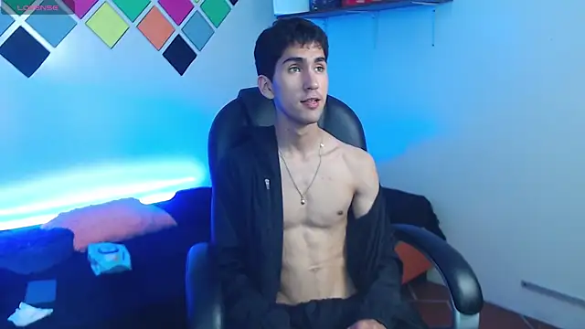 adan_tower's Webcam Show