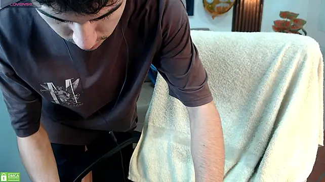 adan_tower Adlı Modelin Web Kamerası Şovu