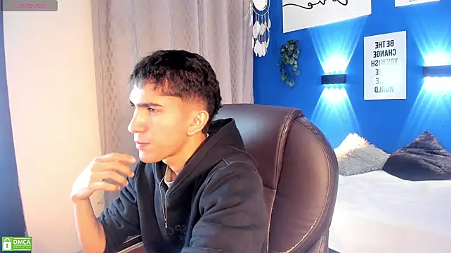 Webkamerová show adan_tower