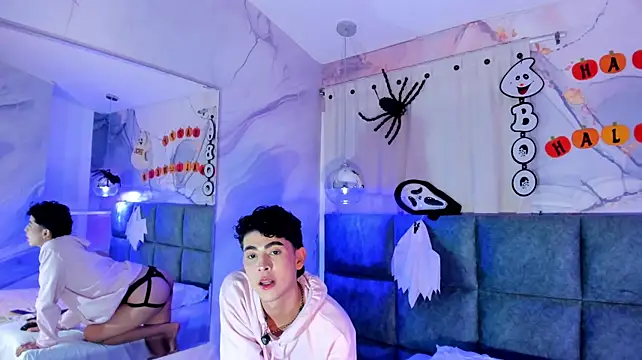 Show modela Dominic_Jay na web-kameri