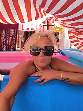 Show modela Lakylady na web-kameri