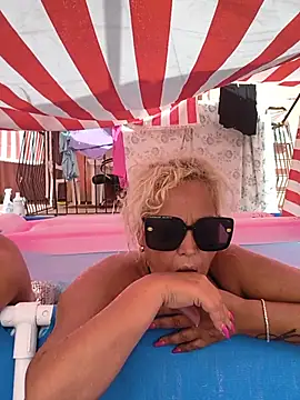 Lakylady webcam show