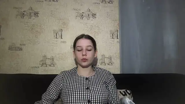 ElinoreHuxman Live Chatraum