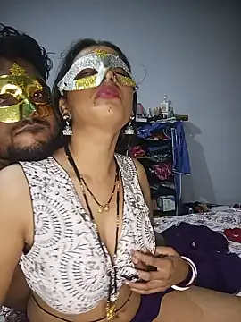 married_couple1111 Show in webcam