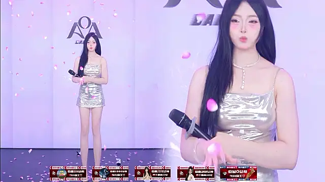 Show de AOA-001 na webcam