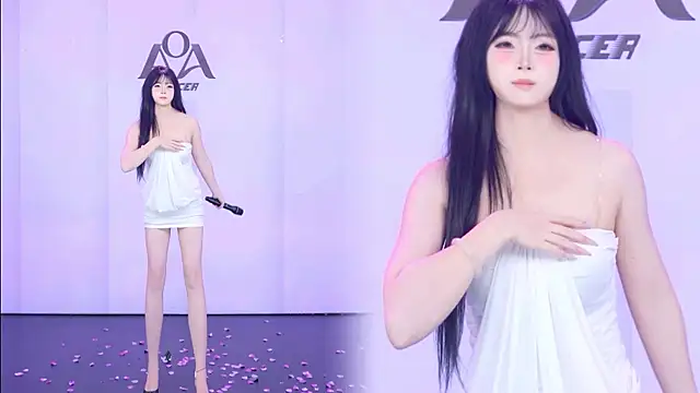 AOA-001 Webcam-Show