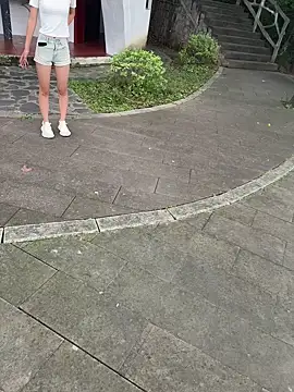 yangyang520-18girl 在線直播表演