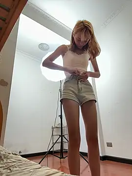 yangyang520-18girlのウェブカメラショー