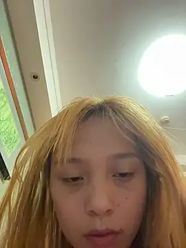 yangyang520-18girl webkamerás műsora