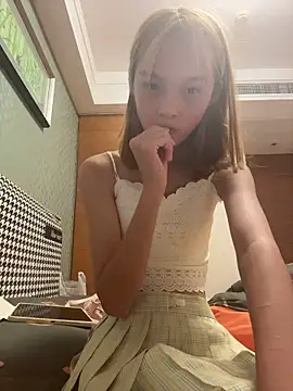 yangyang520-18girl 在線直播表演