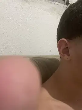 Show modela 9vinsfd1 na web-kameri