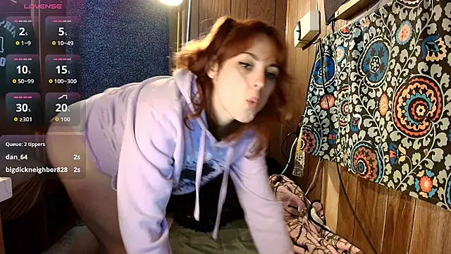 ElinaLaverins' Webcam Show