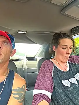 הופעת וובקאם של thespontaneouscouple42069