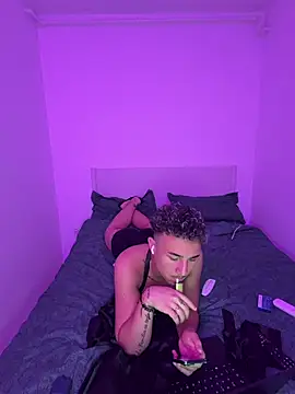 Enzo_Luxuryn Webbikameraesitys